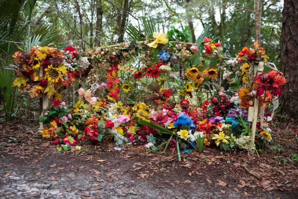 Flowers and fairy wings adorn the Fairy Trail of Horseshoe Park in Cassadaga, one of the best places to visit in Florida in the fall.