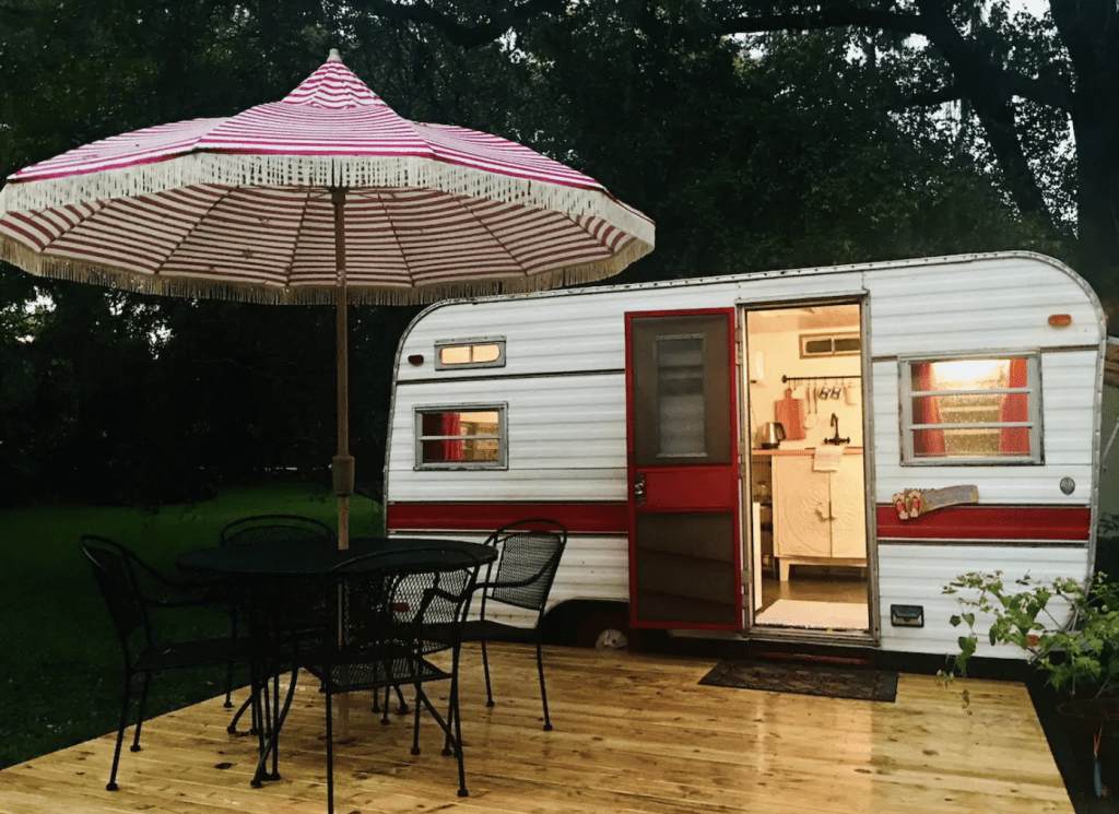 Miss Ruby RV at Lake Saddleback, perfect for a date night in Tampa.