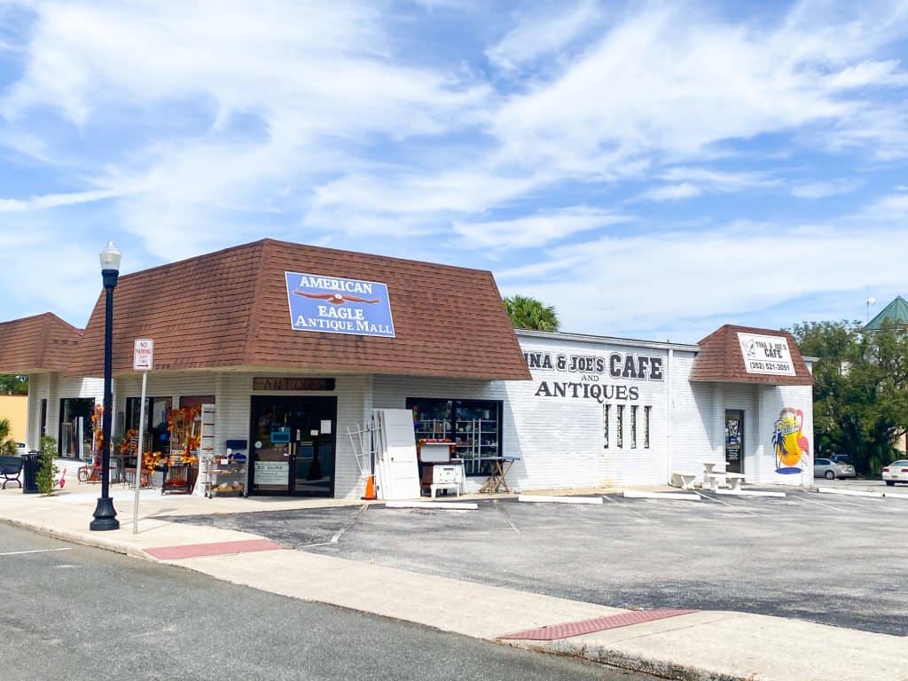 The American Eagle Antique Mall, one of the best thrift stores on 7th Street, one of the best things to do in Dade City.