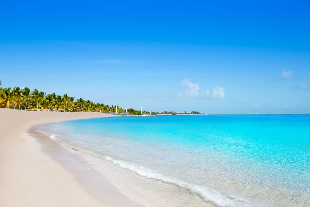 The turquoise blue waters of Smathers Beach on Key West, one of the most popular places for weekend getaways in Florida.