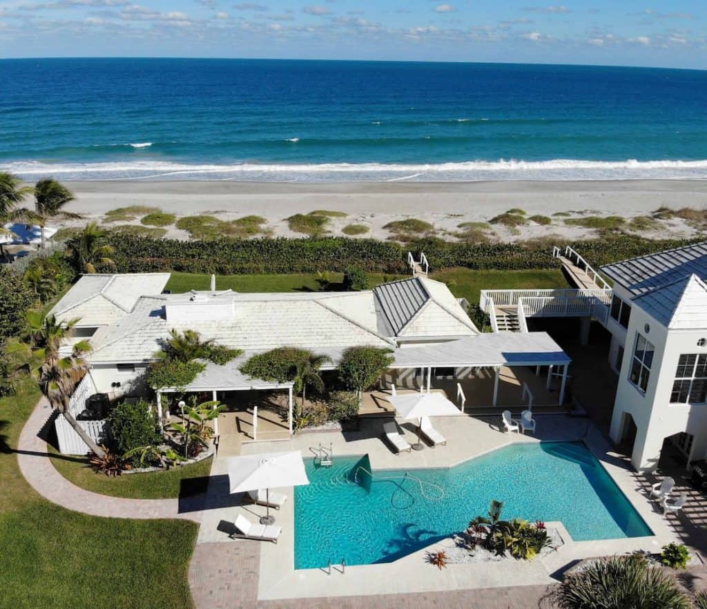 This is a beachfront cottage located in Melbourne beach. The perfect cottages in Florida for those looking for a relaxing compound with private beach!