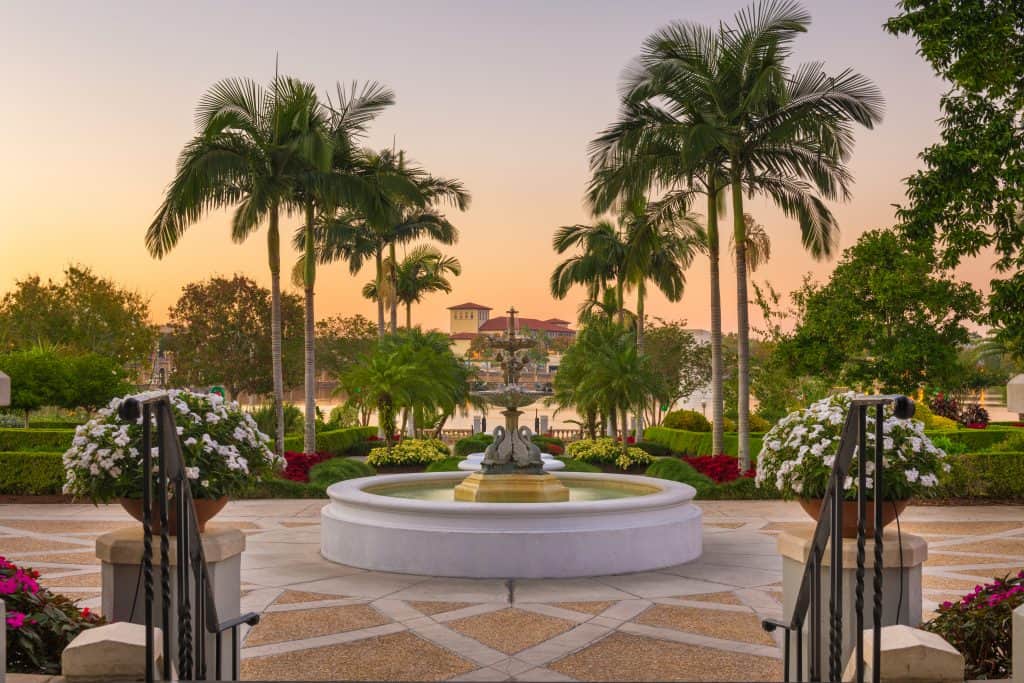 A fountain in downtown, one of many fun things to do in Lakeland.