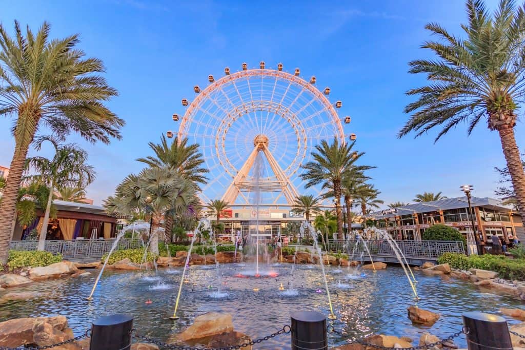 iCafe de Paris, in the mall underneath the Orlando Eye.