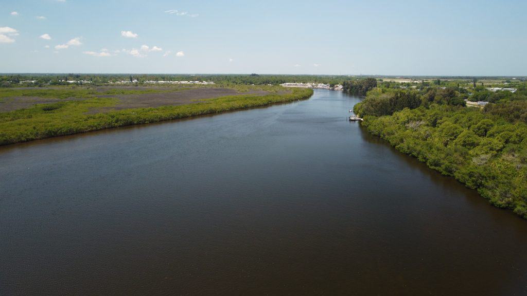  Petite rivière Lamantin, où vous pouvez faire du kayak au clair de lune.