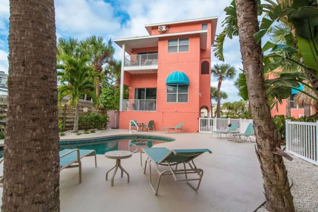 Photo of the exterior of the Calle Menorca Condo, one of the best Airbnbs in Sarasota.