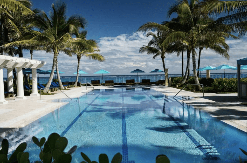 many florida honeymoon resorts have outdoor pools