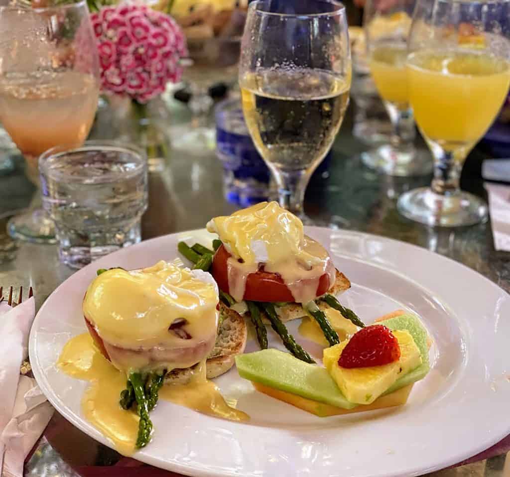 Eggs Benedict served with tomato instead of ham at a restaurant in Key West.