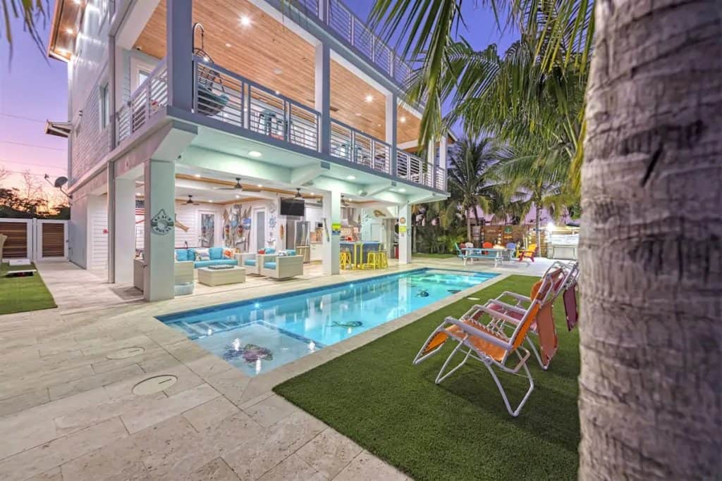 Photo of the exterior of Vista Del Mar which is an Airbnb in the Florida Keys.