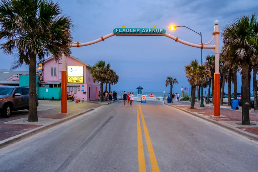 Come to one of the New Smyrna beach restaurants