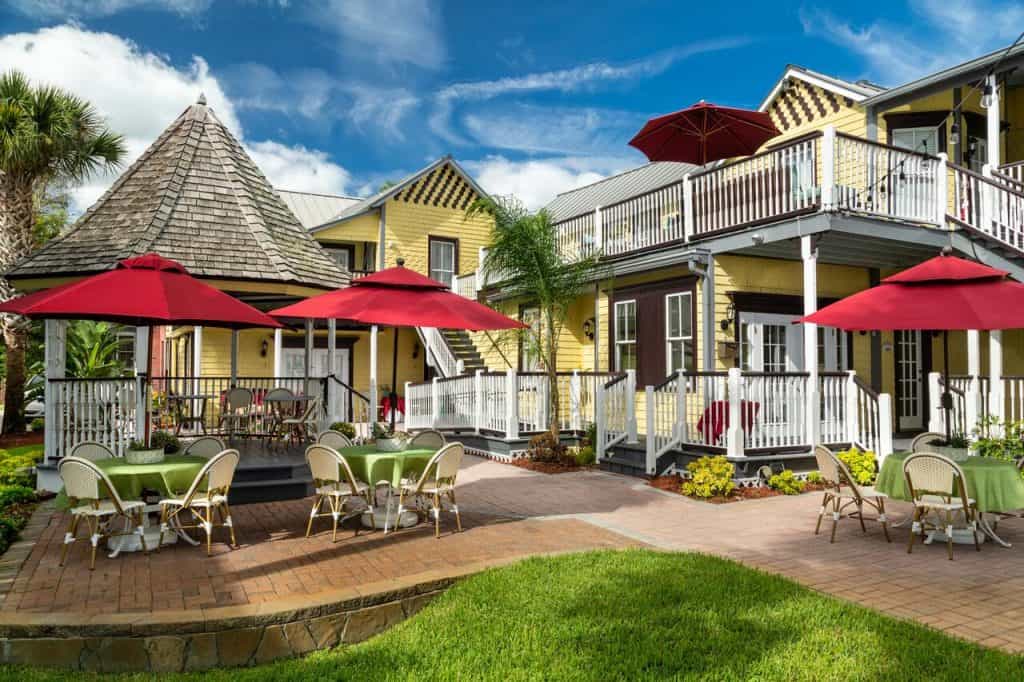 Located just 200 yards away from Old St Augustine village, this is one of the haunted hotels in Saint Augustine thats perfect for people who are really looking to immerse themselves in the history of Saint Augustine!
