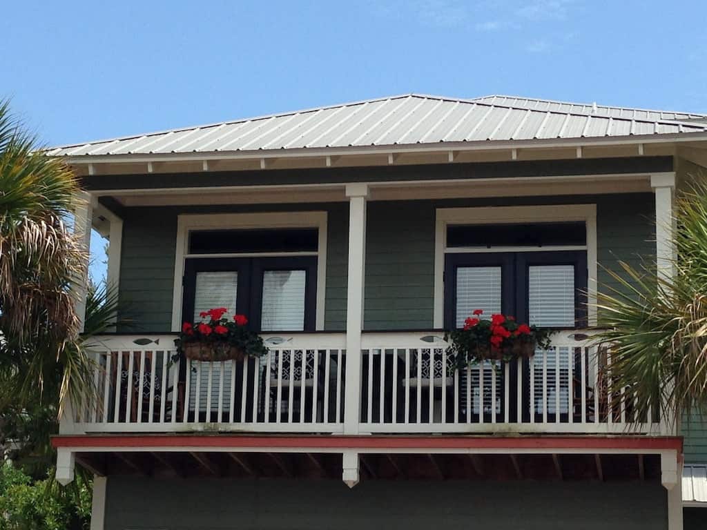 Come relax at this cozy cottage for two perfect for a ty beachromantic getaway near Panama ci