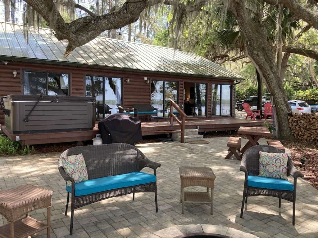 Come relax in one of the best cabins in Florida