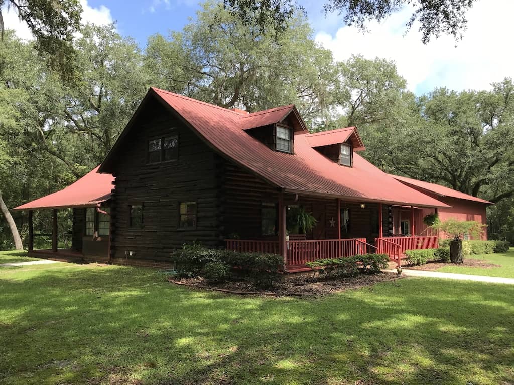 Come stay at this Florida cabin perfect for entertaining on the Suwannee river