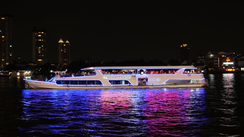 One of the best things to do in Tampa at night, a yacht dinner cruise.