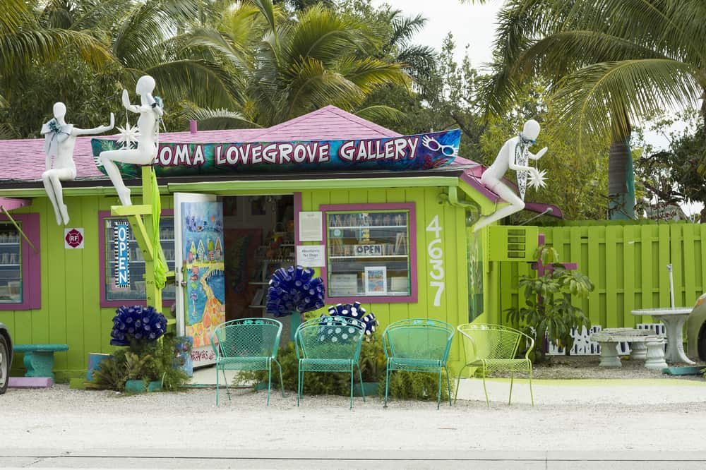 An art gallery at one of the best things to do in Spring hills, Matalacha, a fishing village on Pine Island. 