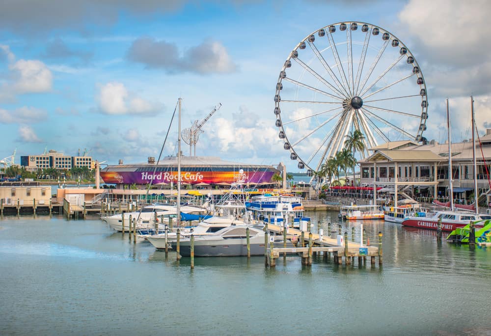 The miami observation wheel, a great idea for a date night in miami