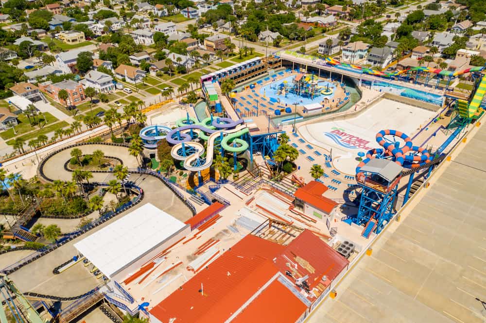 Aerial view of the Daytona Lagoon with many water slides.