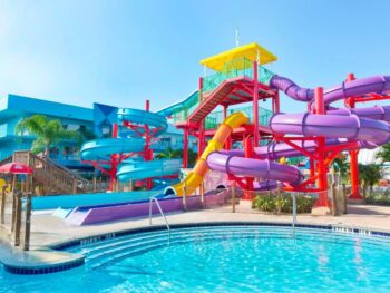 flamingo water park hotel in florida with water slides