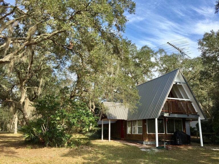 12 Best Airbnbs In Ocala (Cabins, Cottages, And More!) - Florida Trippers