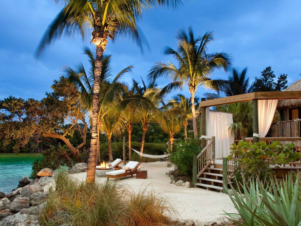 great setting sky with a beach cabana, gorgeous and a perfect setting for the best resorts in the Florida Keys!