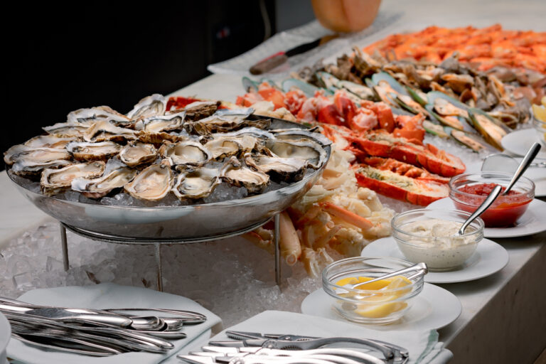 Best Restaurants In Islamorada Seafood Buffet 768x512 