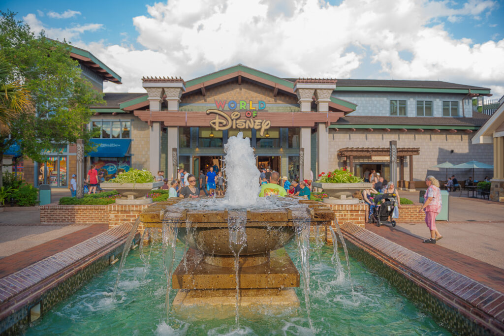 A picture of the main fountain at Disney springs in Orlando 