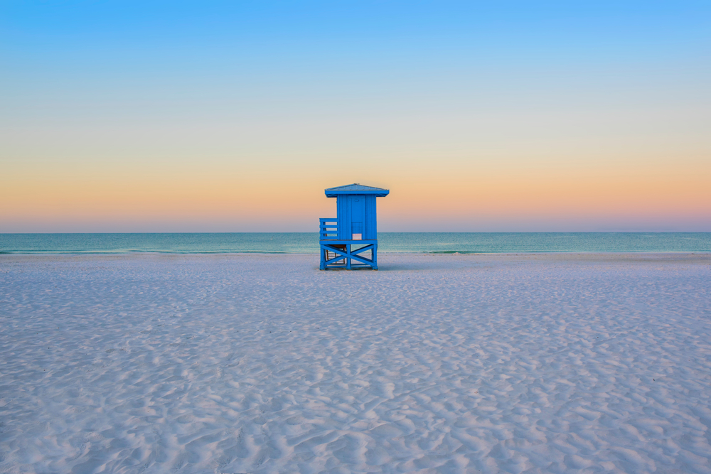 beach with lifeguard stand in siesta key