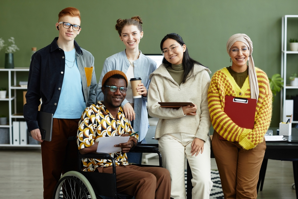 A picture of Florida's shows how diverse they are. The population and different cultures and ethnicities are a definite pro.