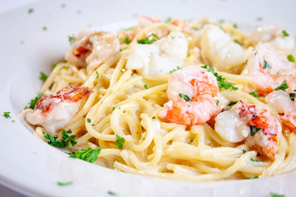 the seafood lobster and shrimp pasta dish at Mimmos