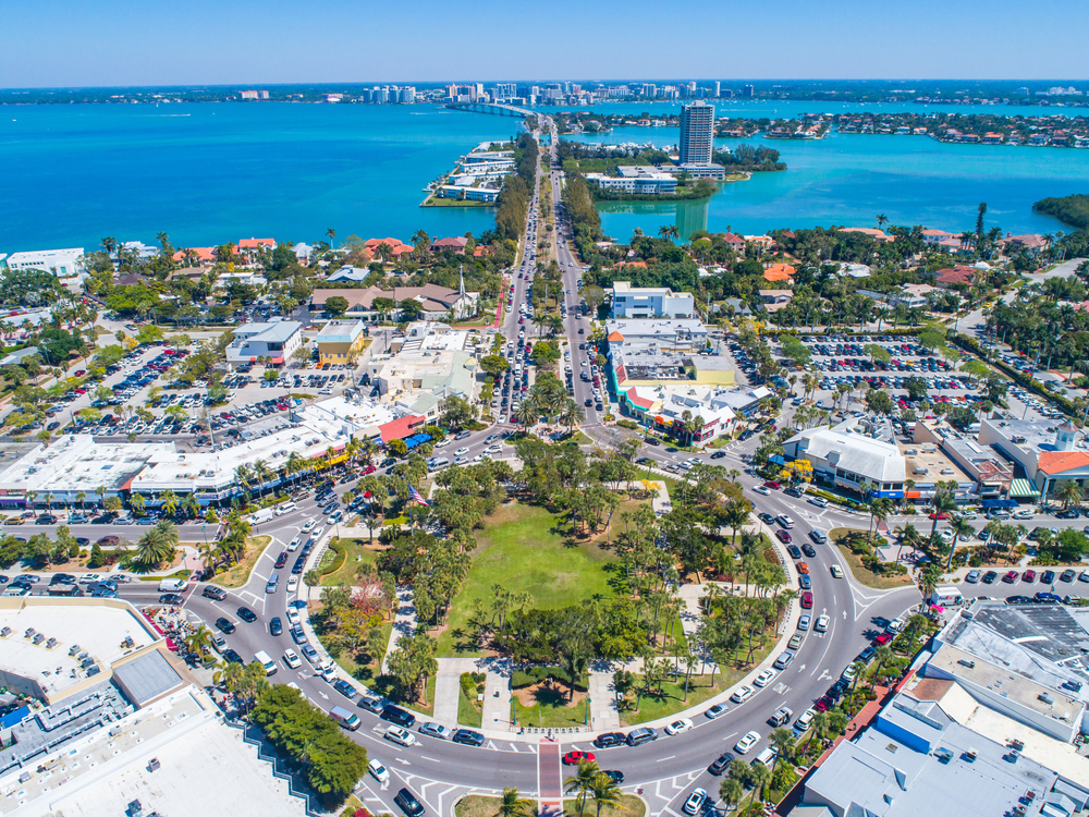 An arial shot of St. Armen's circle shows the crazy traffic pattern that is common in Florida areas: always go fast in the left lane! 