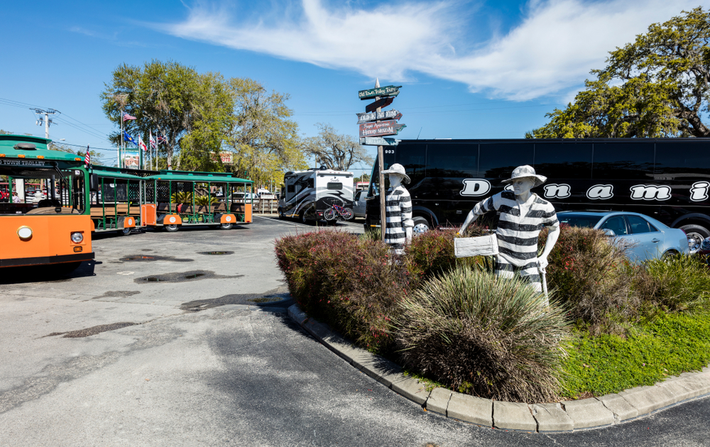 Photo of statue of prisoners working at the Old Jail which can be seen on many Saint Augustine ghost tours. 