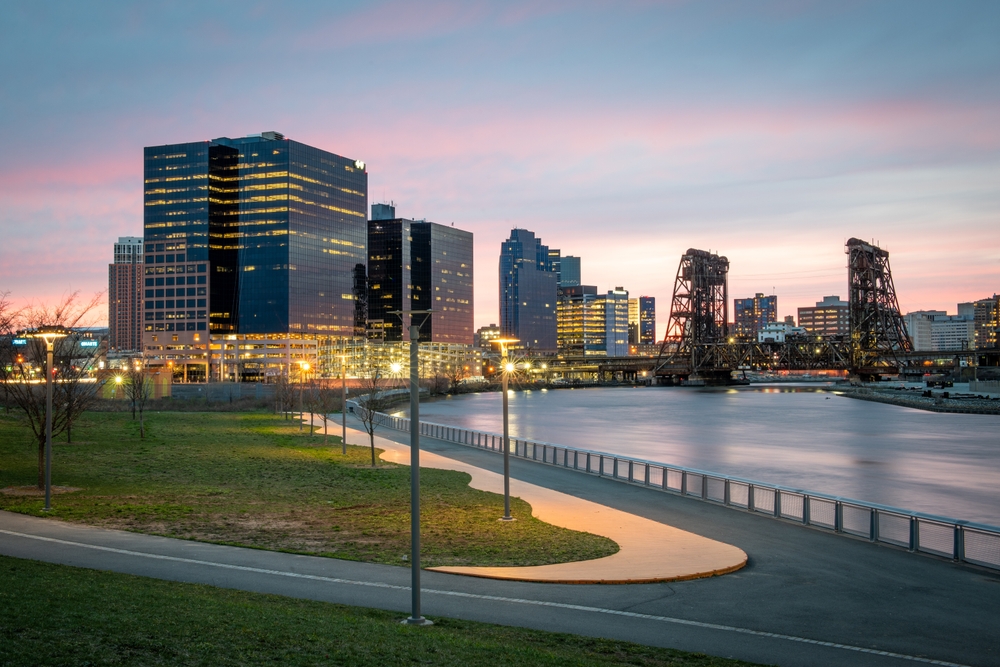 While many don't consider Newark cheapest places to fly from Fort Lauderdale, it is a good place to visit as it is a huge hub to visit other pricey places like NYC!